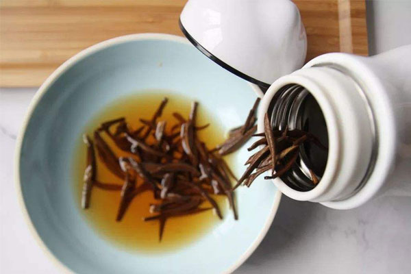 茶的作用,隔夜茶能不能喝,品茶也是一种追求,药茶
